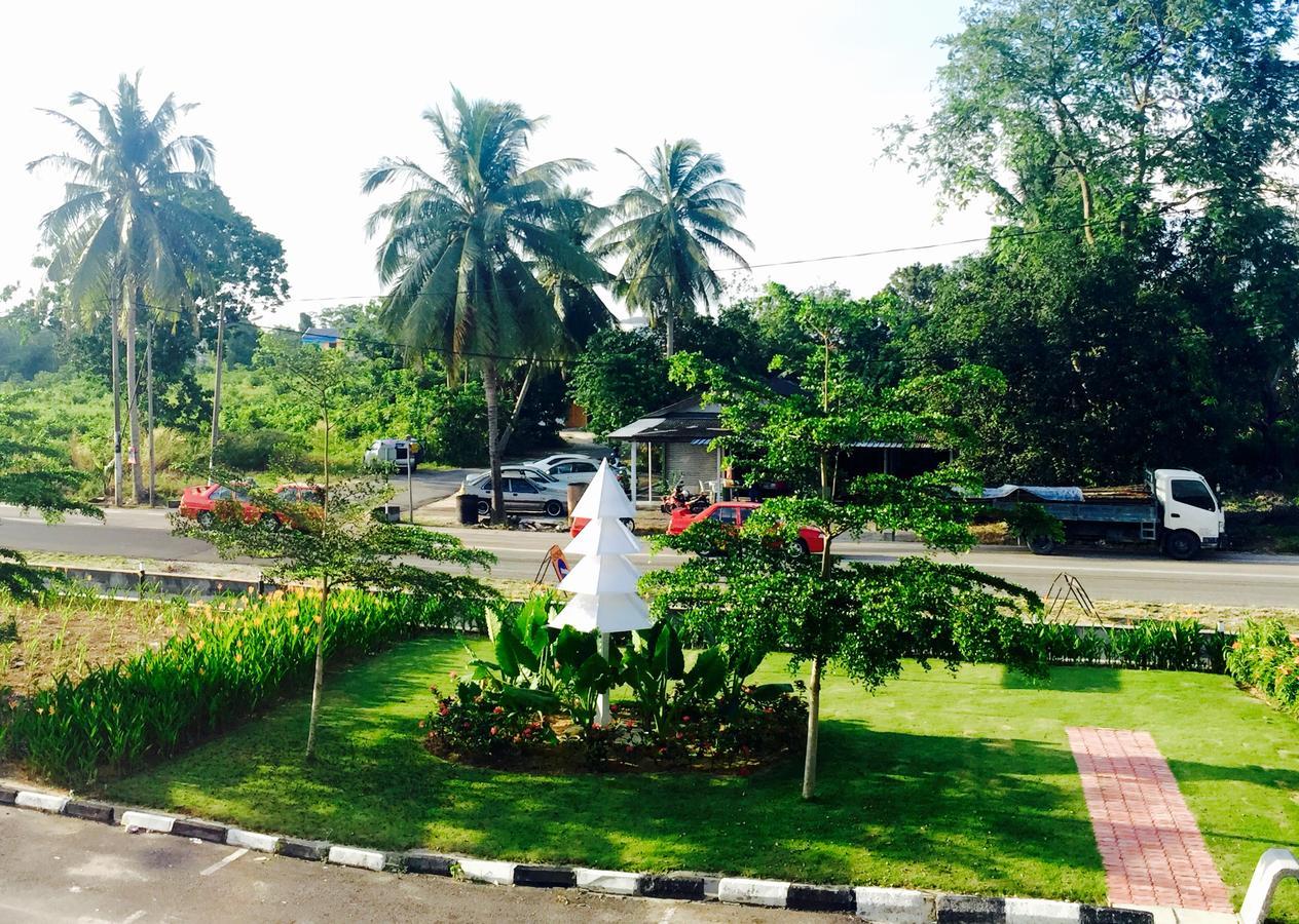 Semerah Garden Hotel Pontian Kecil Exterior photo